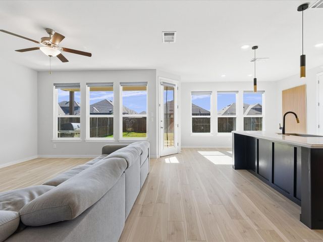 11416 Silver Queen Drive, Aubrey, TX 76227