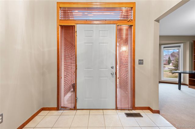 55206 Leonard Court, Shelby Charter Township, MI 48316