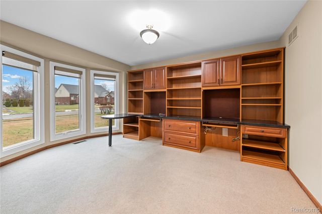 55206 Leonard Court, Shelby Charter Township, MI 48316