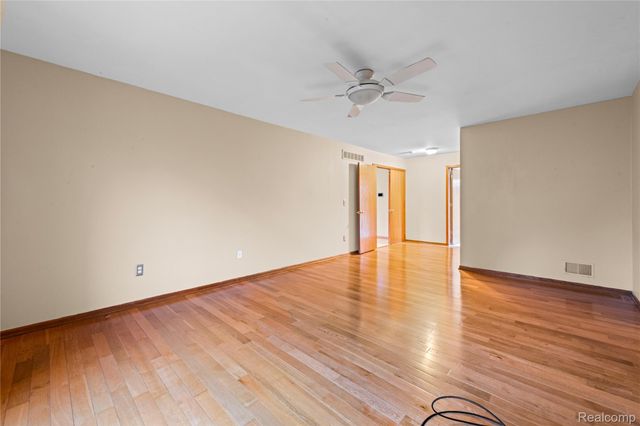 55206 Leonard Court, Shelby Charter Township, MI 48316