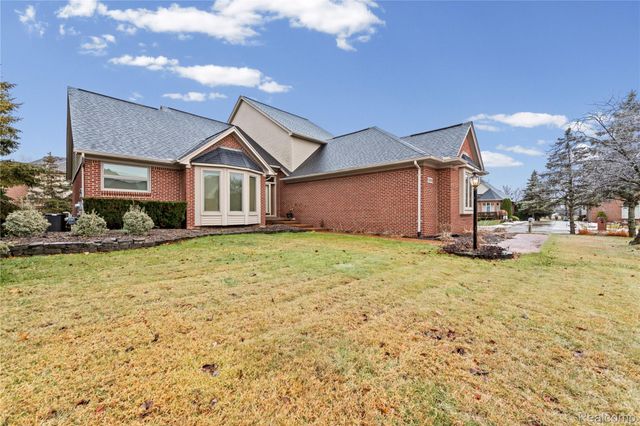 55206 Leonard Court, Shelby Charter Township, MI 48316