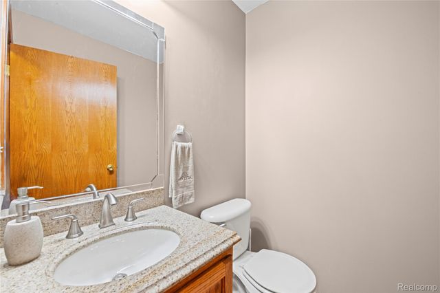 55206 Leonard Court, Shelby Charter Township, MI 48316