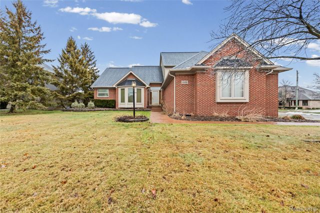 55206 Leonard Court, Shelby Charter Township, MI 48316