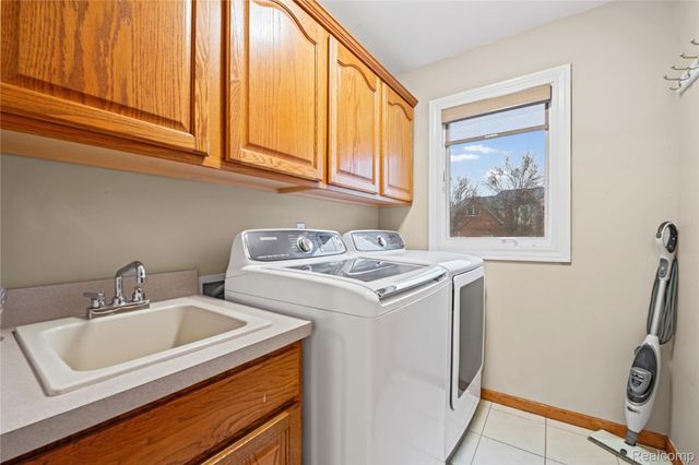 55206 Leonard Court, Shelby Charter Township, MI 48316