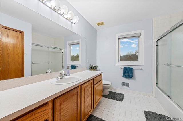 55206 Leonard Court, Shelby Charter Township, MI 48316