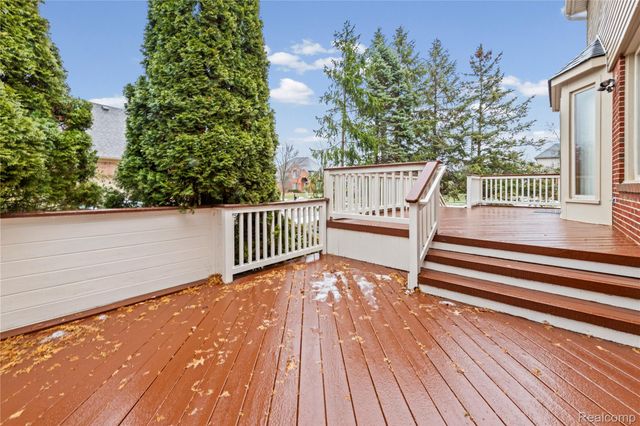 55206 Leonard Court, Shelby Charter Township, MI 48316