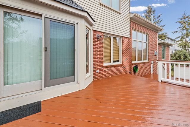 55206 Leonard Court, Shelby Charter Township, MI 48316