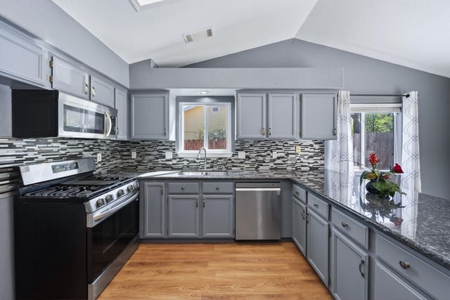 3360 Lawrence Road, Redding, CA 96002