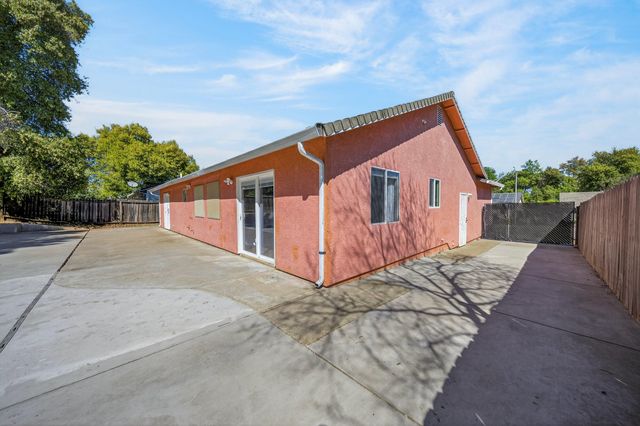 3360 Lawrence Road, Redding, CA 96002