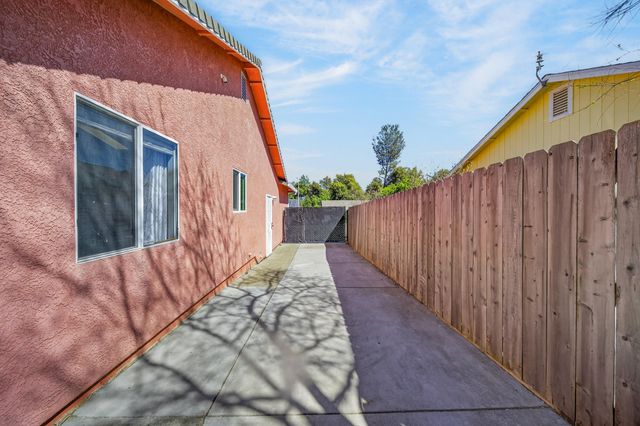 3360 Lawrence Road, Redding, CA 96002