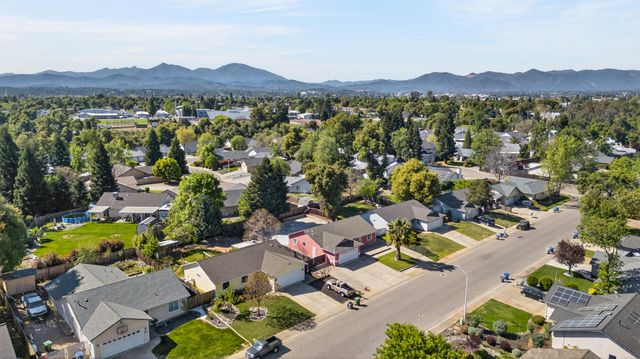 3360 Lawrence Road, Redding, CA 96002