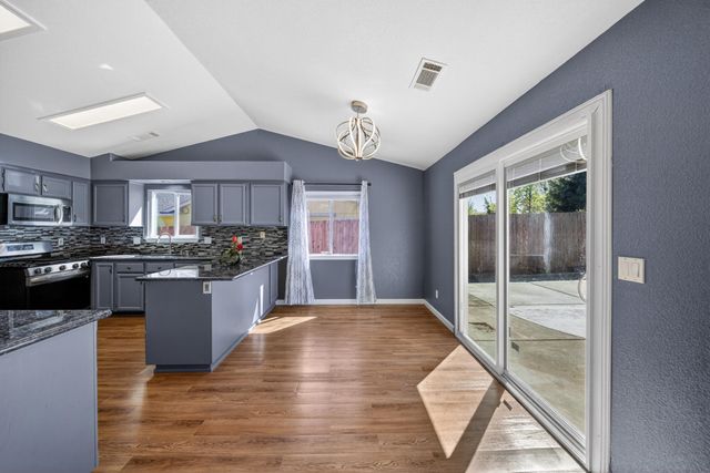 3360 Lawrence Road, Redding, CA 96002