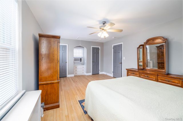 135 Chestnut Street, Lynbrook, NY 11563