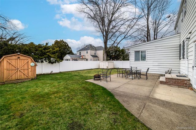 135 Chestnut Street, Lynbrook, NY 11563