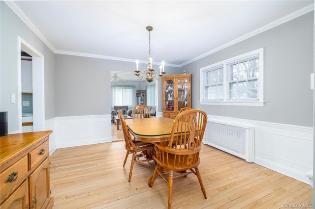 135 Chestnut Street, Lynbrook, NY 11563