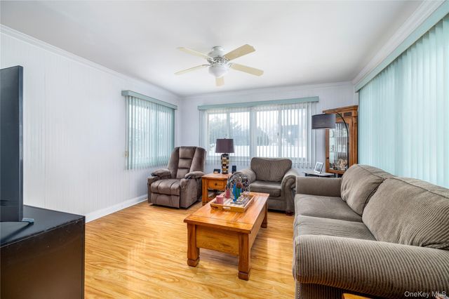 135 Chestnut Street, Lynbrook, NY 11563