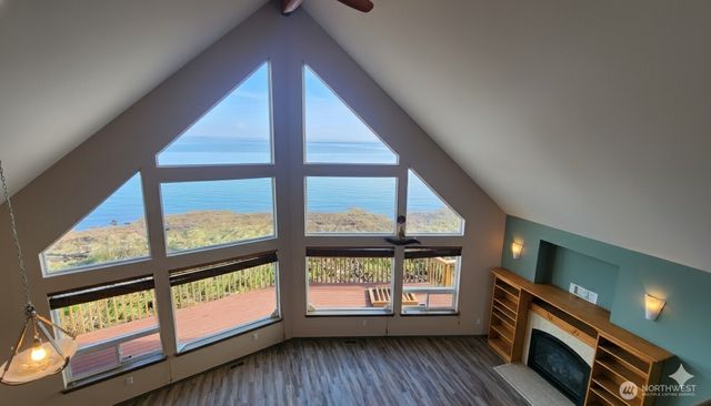 804 Duck Lake Drive NE, Ocean Shores, WA 98569