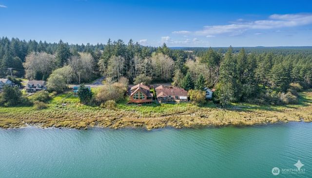 804 Duck Lake Drive NE, Ocean Shores, WA 98569