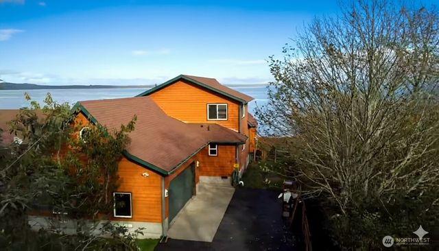 804 Duck Lake Drive NE, Ocean Shores, WA 98569