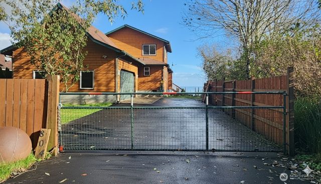 804 Duck Lake Drive NE, Ocean Shores, WA 98569