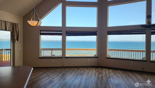 804 Duck Lake Drive NE, Ocean Shores, WA 98569