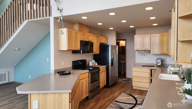 804 Duck Lake Drive NE, Ocean Shores, WA 98569