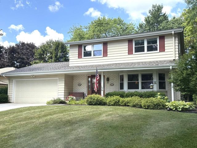 2925 N 120th STREET, Wauwatosa, WI 53222