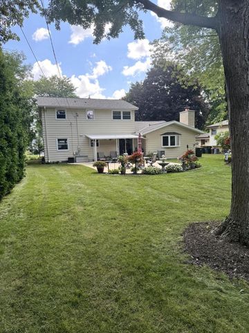 2925 N 120th STREET, Wauwatosa, WI 53222