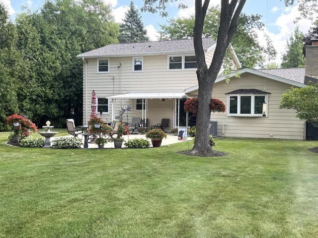 2925 N 120th STREET, Wauwatosa, WI 53222