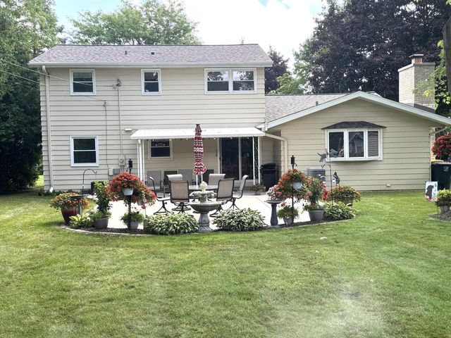 2925 N 120th STREET, Wauwatosa, WI 53222