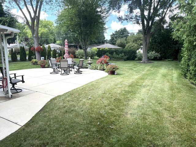 2925 N 120th STREET, Wauwatosa, WI 53222