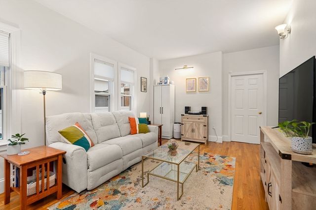6-8 Oakland St 1, Cambridge, MA 02139