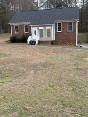 990 Walker Place Drive, Douglasville, GA 30134