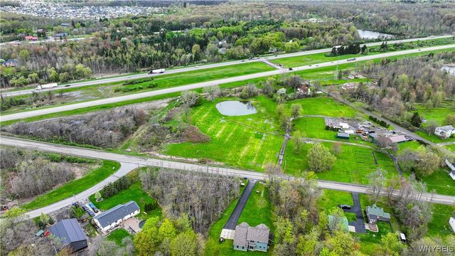2572 Lakeview Road, Hamburg, NY 14085