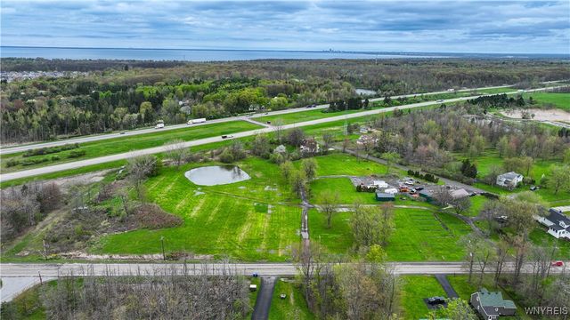 2572 Lakeview Road, Hamburg, NY 14085