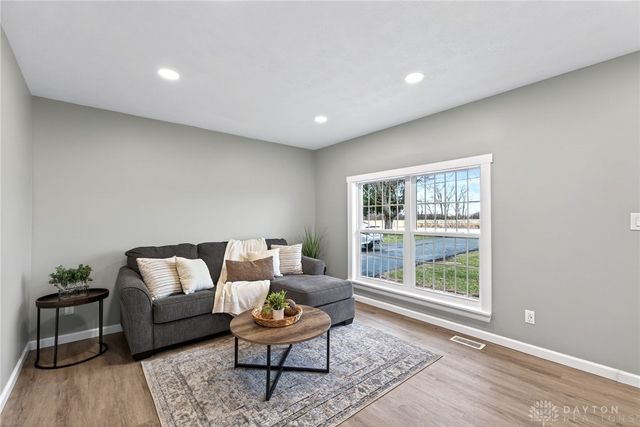 2925 S Tecumseh Road, Springfield, OH 45502