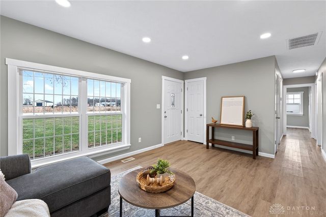 2925 S Tecumseh Road, Springfield, OH 45502