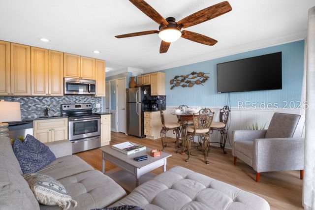 40 Folly Field Rd Apt B355, Hilton Head Island, SC 29928