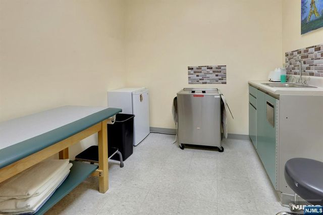 1033 Clifton Avenue 211, Clifton, NJ 07013