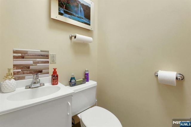 1033 Clifton Avenue 211, Clifton, NJ 07013