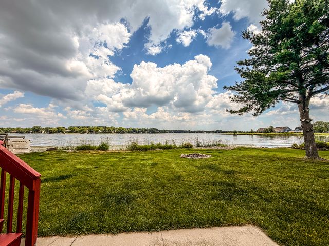 1682 Candlewick Drive SW, Poplar Grove, IL 61065