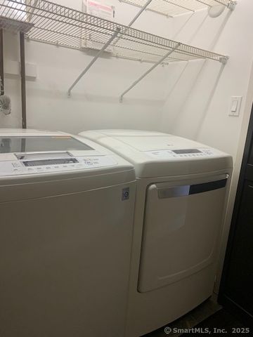 27 Canterbury Lane 27, Avon, CT 06001