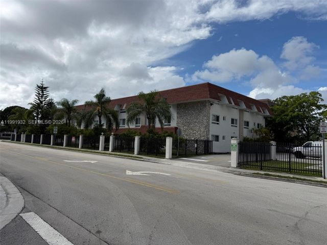 7251 SW 82nd St 15, Miami, FL 33143