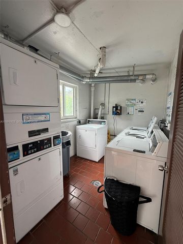 7251 SW 82nd St 15, Miami, FL 33143