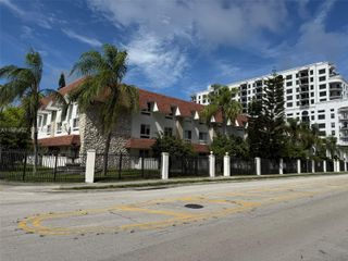 7251 SW 82nd St 15, Miami, FL 33143