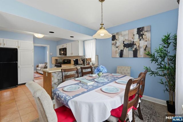27 Beveridge Street, Teaneck, NJ 07666