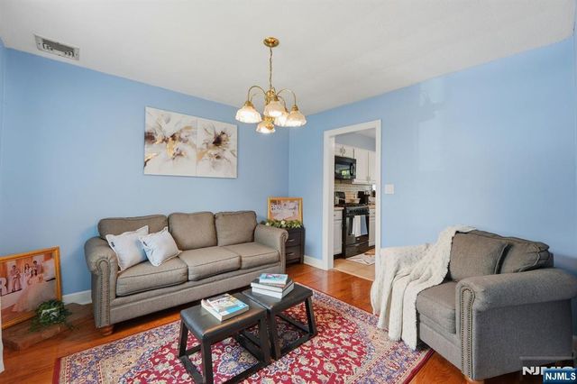 27 Beveridge Street, Teaneck, NJ 07666