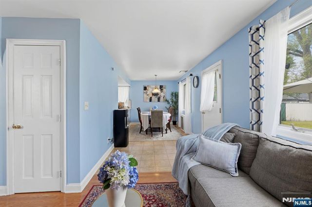 27 Beveridge Street, Teaneck, NJ 07666
