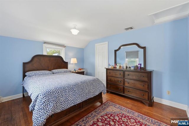 27 Beveridge Street, Teaneck, NJ 07666