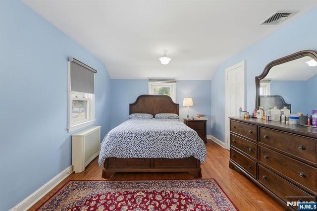 27 Beveridge Street, Teaneck, NJ 07666